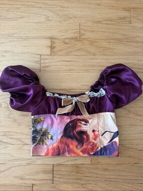 Purple Puff-Sleeve Crop Top with Graphic Front